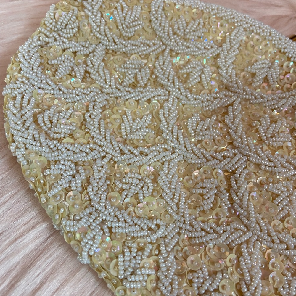 Vintage 60’s Cream Beaded Mini Wristlet Purse - Picture 4 of 6